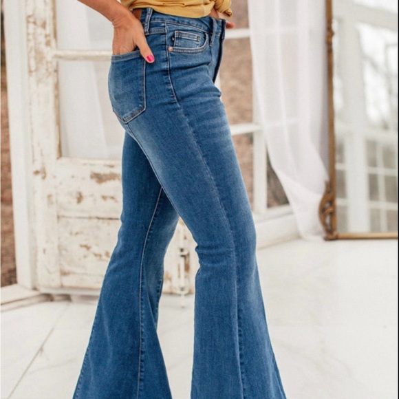 Classic Blue Flared Women's Jeans - Picture 2 of 6